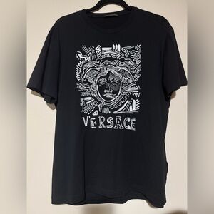 Rare Versace Medusa Head Pop Art embroidered Tshirt 2017